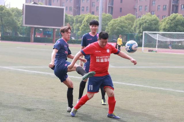 蓉城迎战大连英博，争冠关键战在凤凰山上演